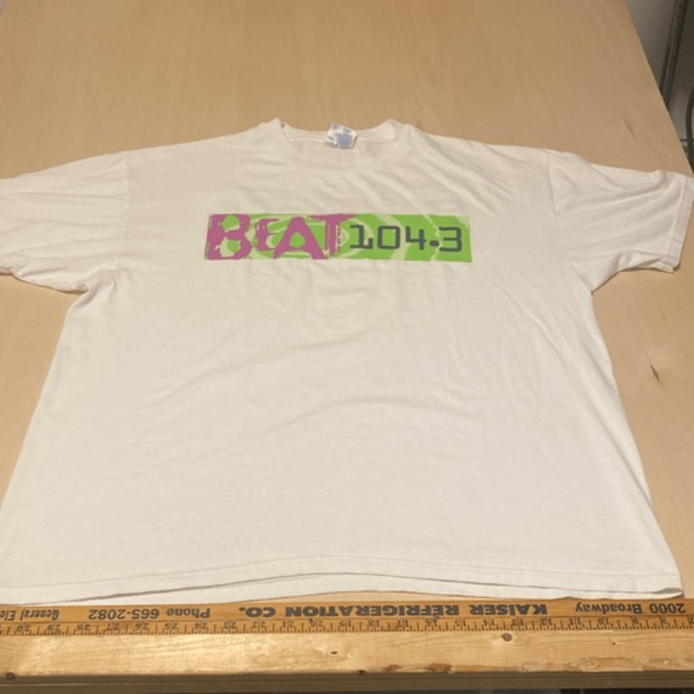 Vintage 90s Streetwear Mens XL Beat 104.3 FM Radio Spell Out Double Sided T-Shir